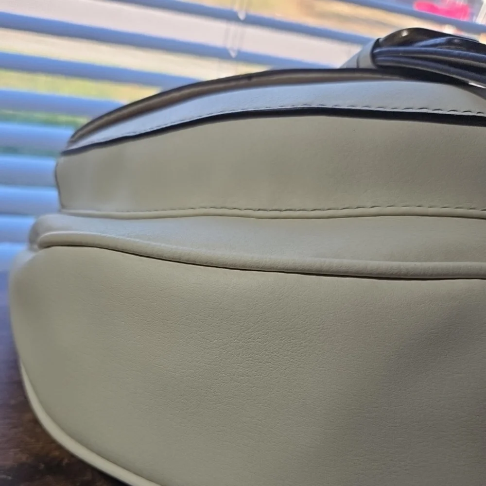 A.N.A. A New Approach Cream Crossbody Shoulder Bag Adjustable Strap NWT‎
